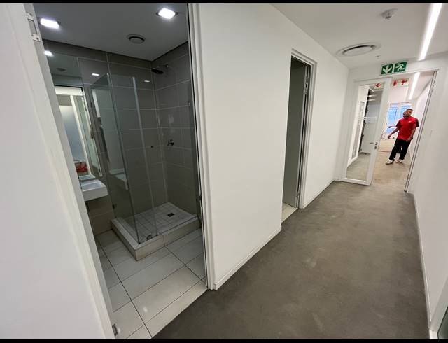 2,004M² OFFICE TO LET IN FORESHORE